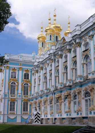 palace-castle-architecture-rococo-towers-gilded-pushkin-russia-history